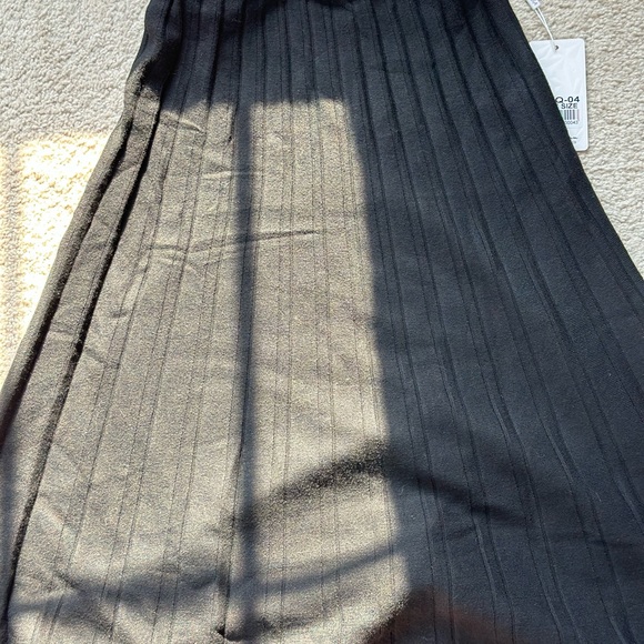 Dresses pants and jeans - Picture 8 of 16